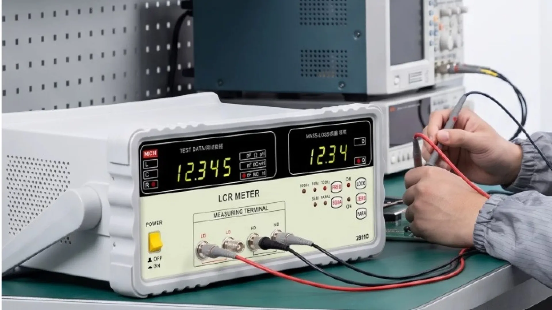 PUENTE LCR METER DIGITAL - 2811C